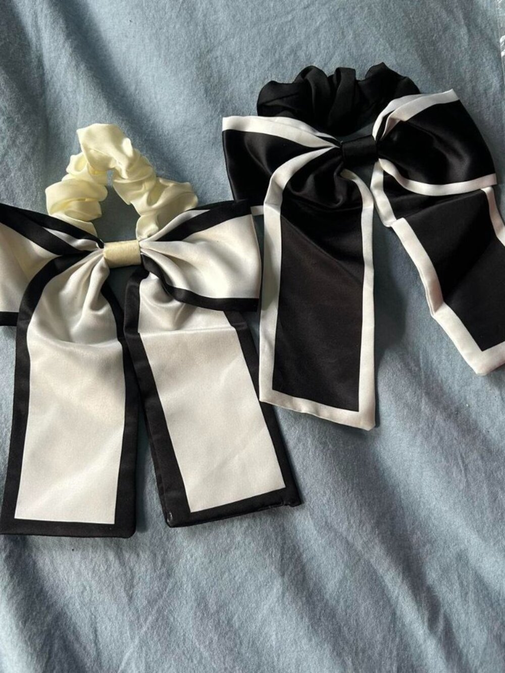 2 Bow Scrunchies